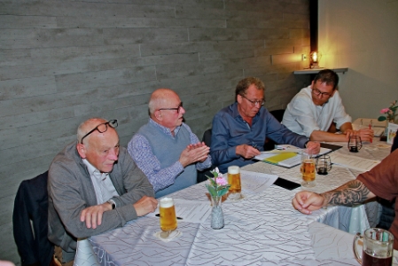 Jochem Enzenmüller beim Vortrag